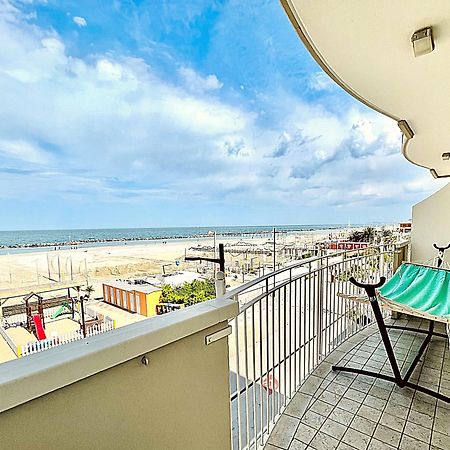 ريميني Residence Frontemare المظهر الخارجي الصورة
