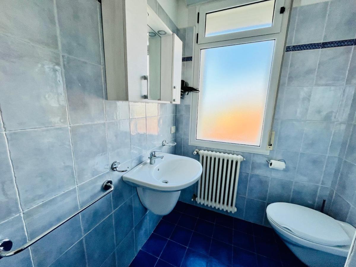 ريميني Residence Frontemare المظهر الخارجي الصورة