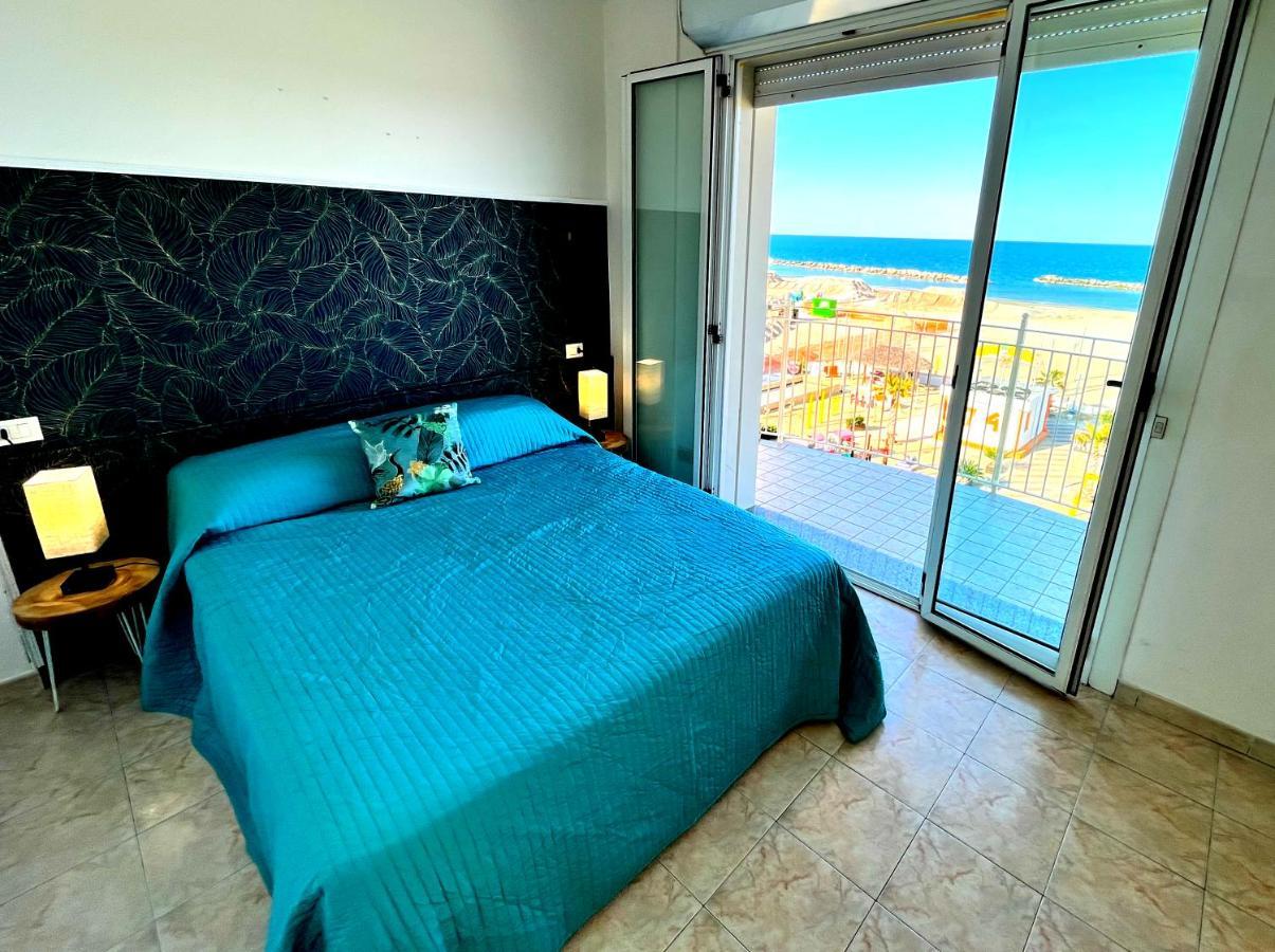 ريميني Residence Frontemare المظهر الخارجي الصورة
