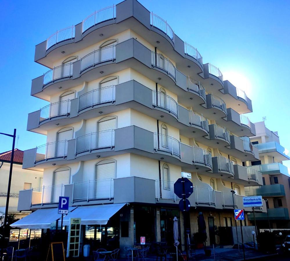 ريميني Residence Frontemare المظهر الخارجي الصورة