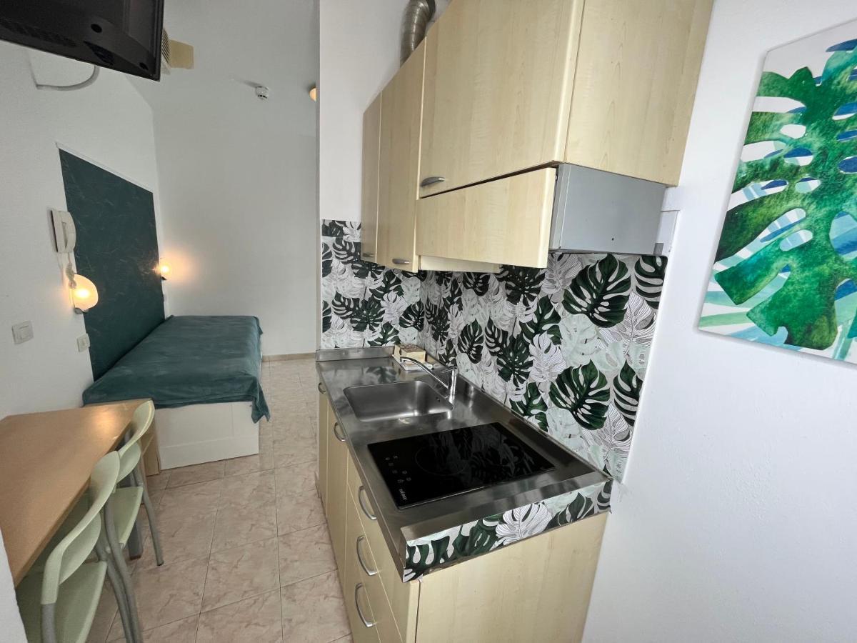 ريميني Residence Frontemare المظهر الخارجي الصورة