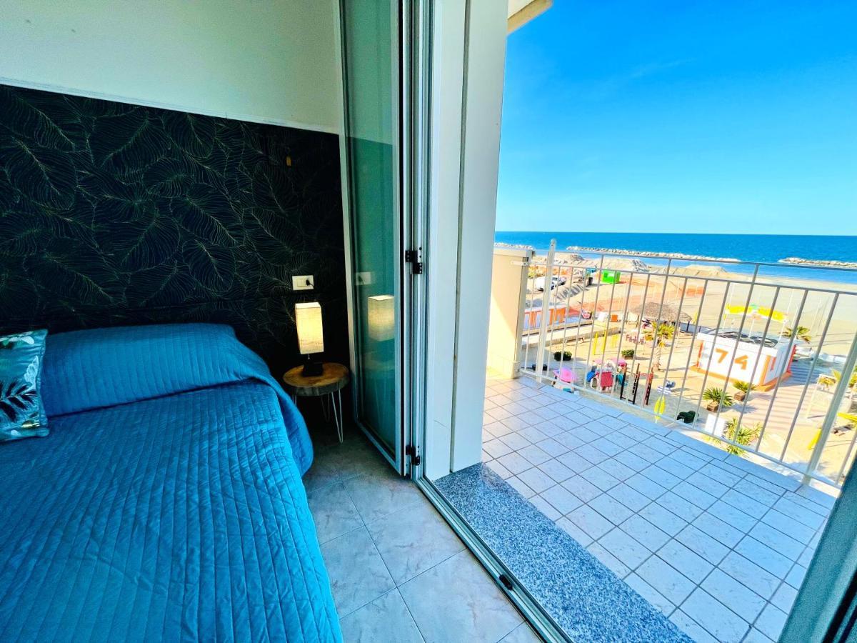 ريميني Residence Frontemare المظهر الخارجي الصورة