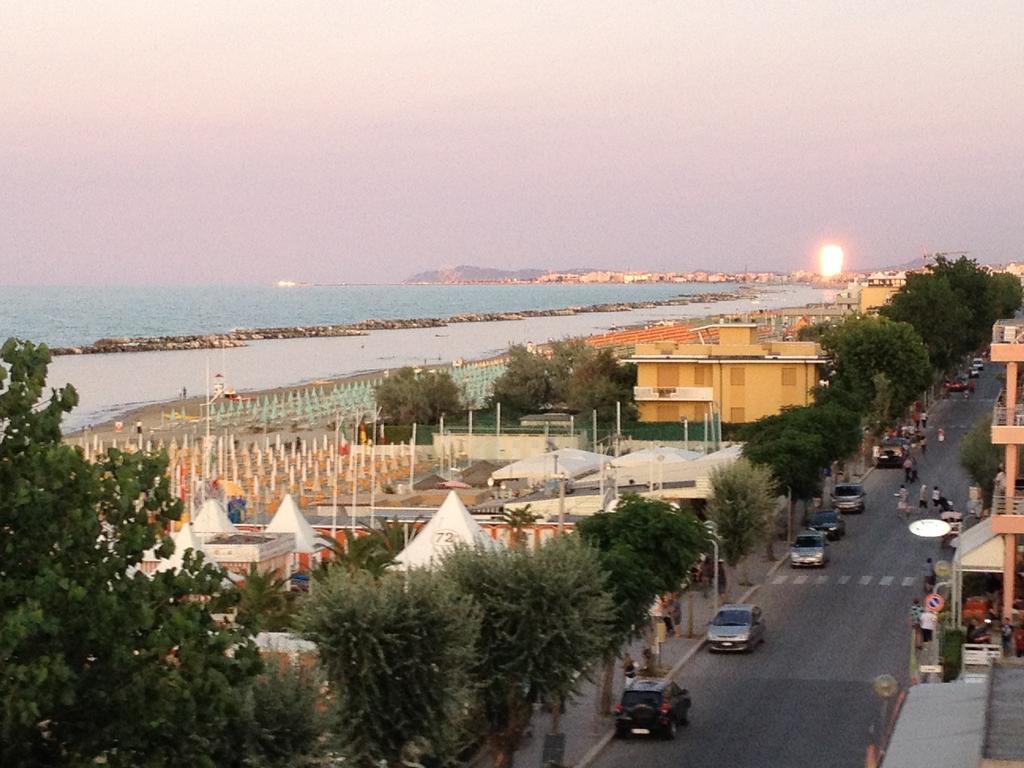 ريميني Residence Frontemare الغرفة الصورة